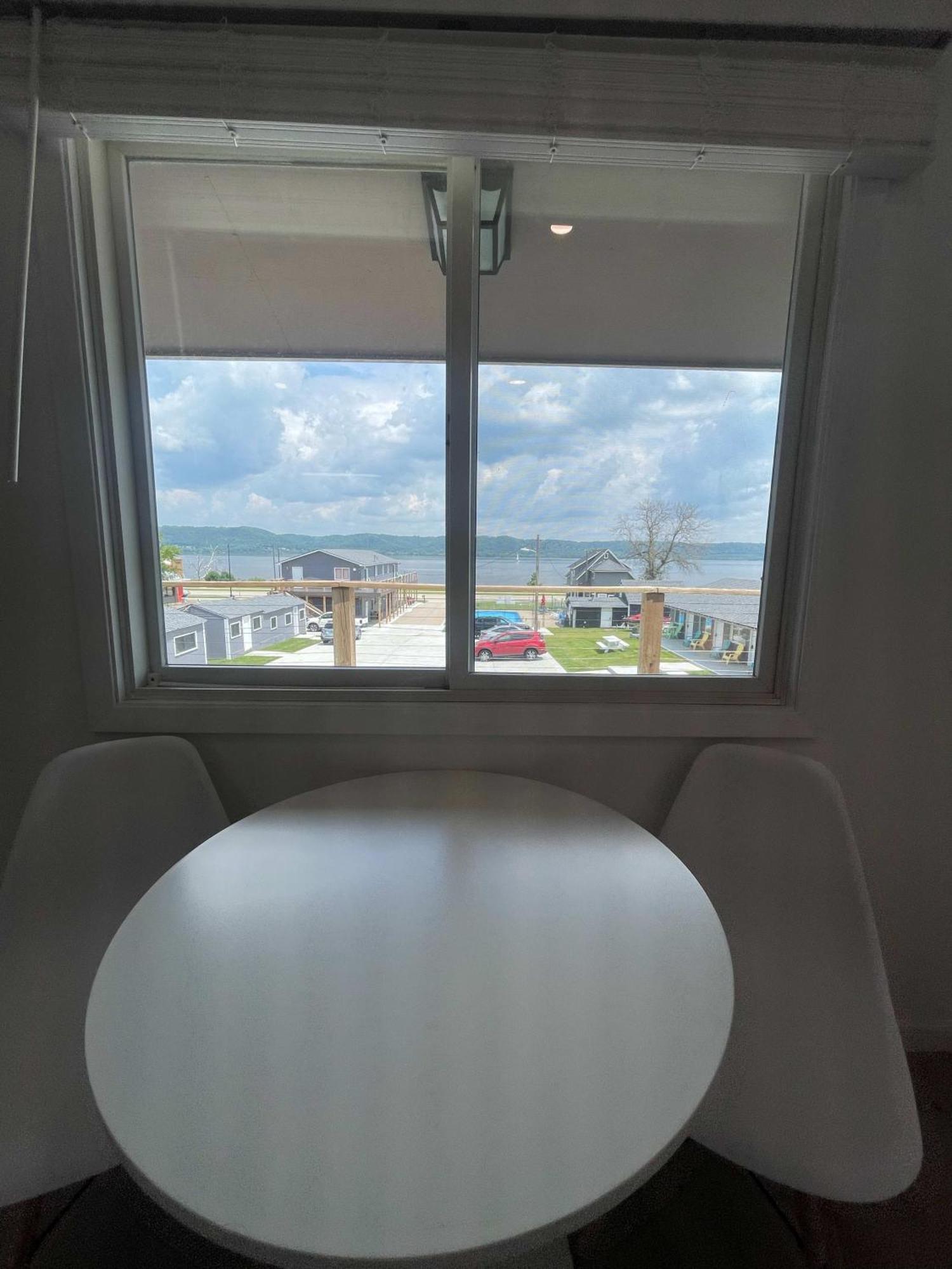 Single King Room Lake City المظهر الخارجي الصورة